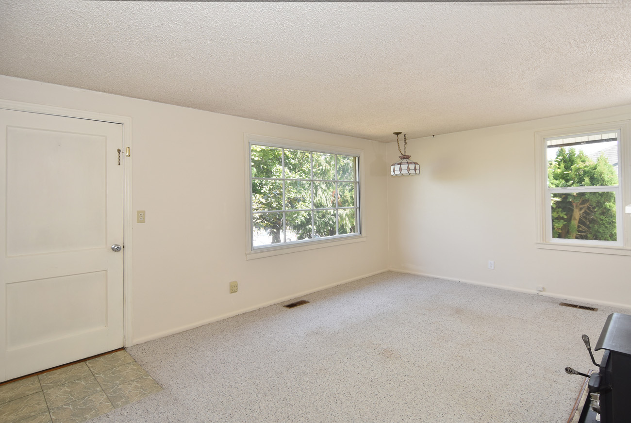 Property Photo: Living room 3515 S 137th St  WA 98168 