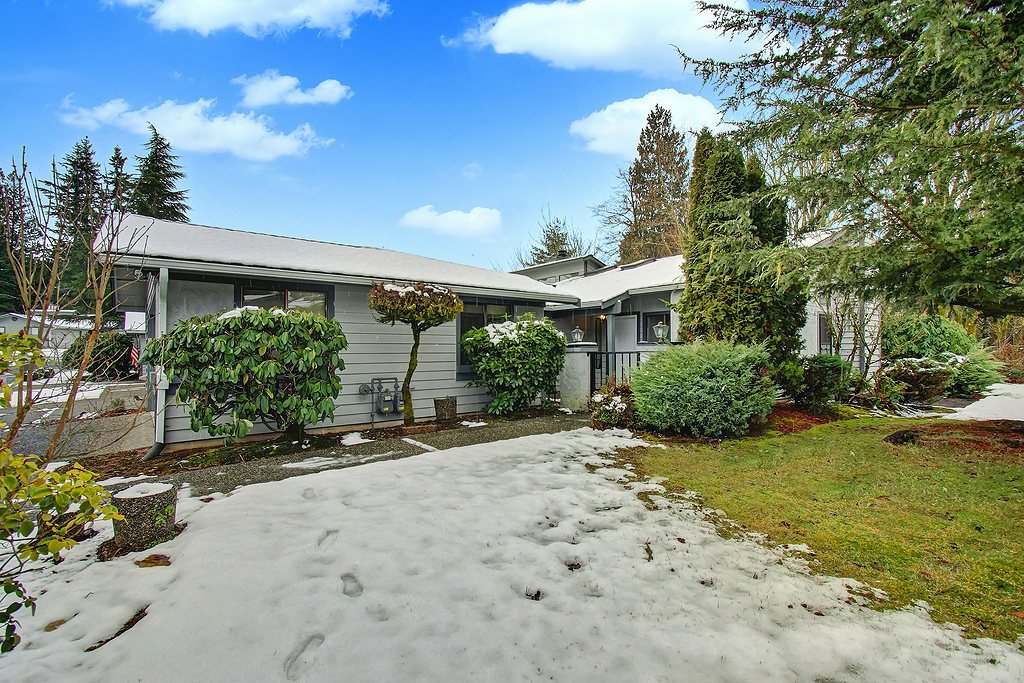 Property Photo: Entry 15914 Village Green Dr D  WA 98012 