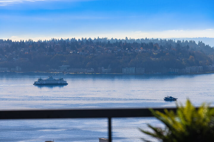 Property Photo:  200 W Highland Drive 502  WA 98119 