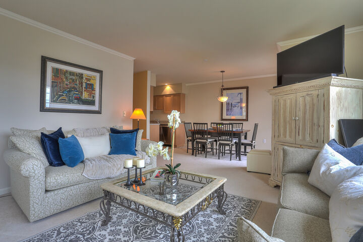 Property Photo: Queen Anne Condo 515 1st Ave W 202  WA 98119 