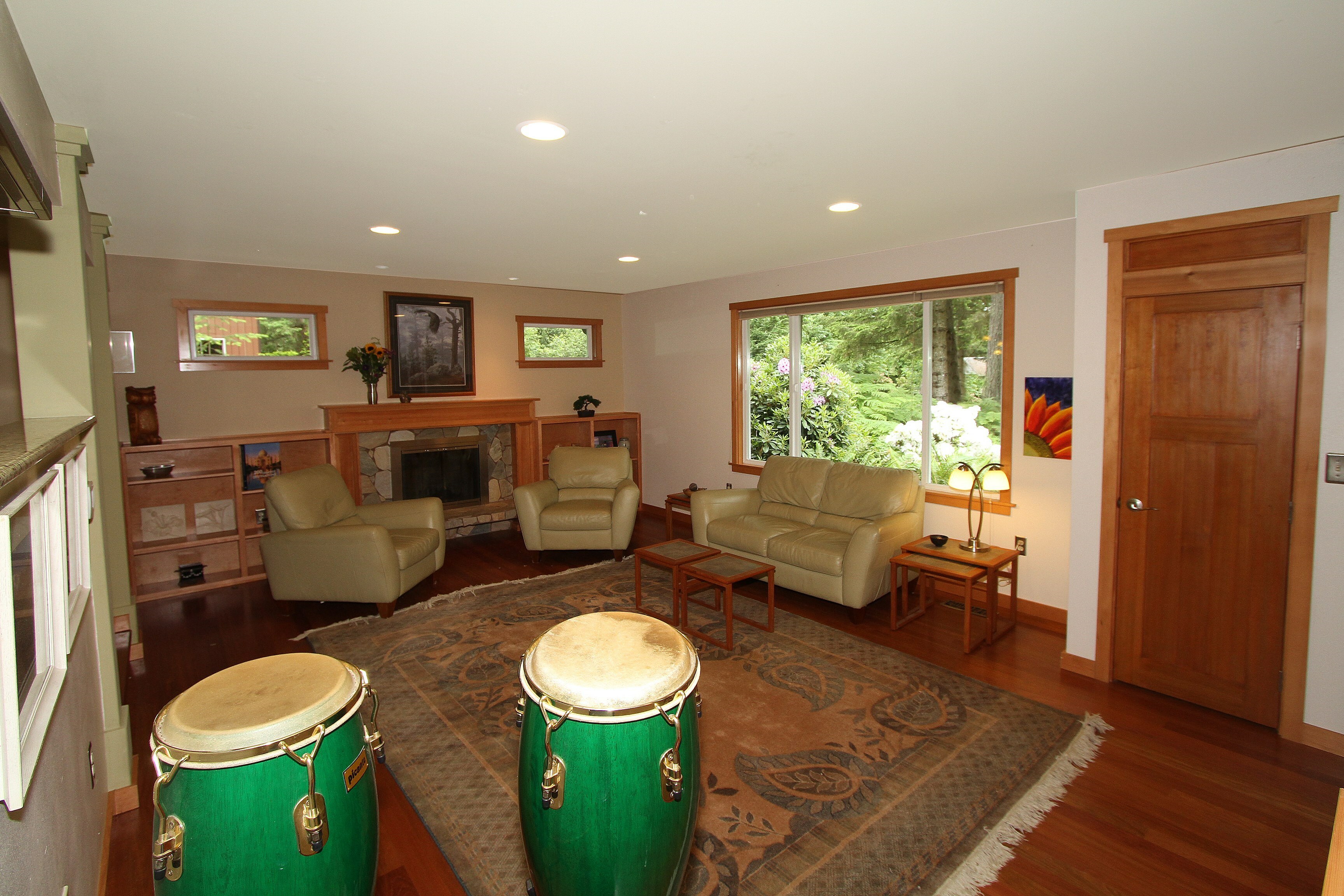 Property Photo: Living room 19009 SE 237th Place WA 98042
