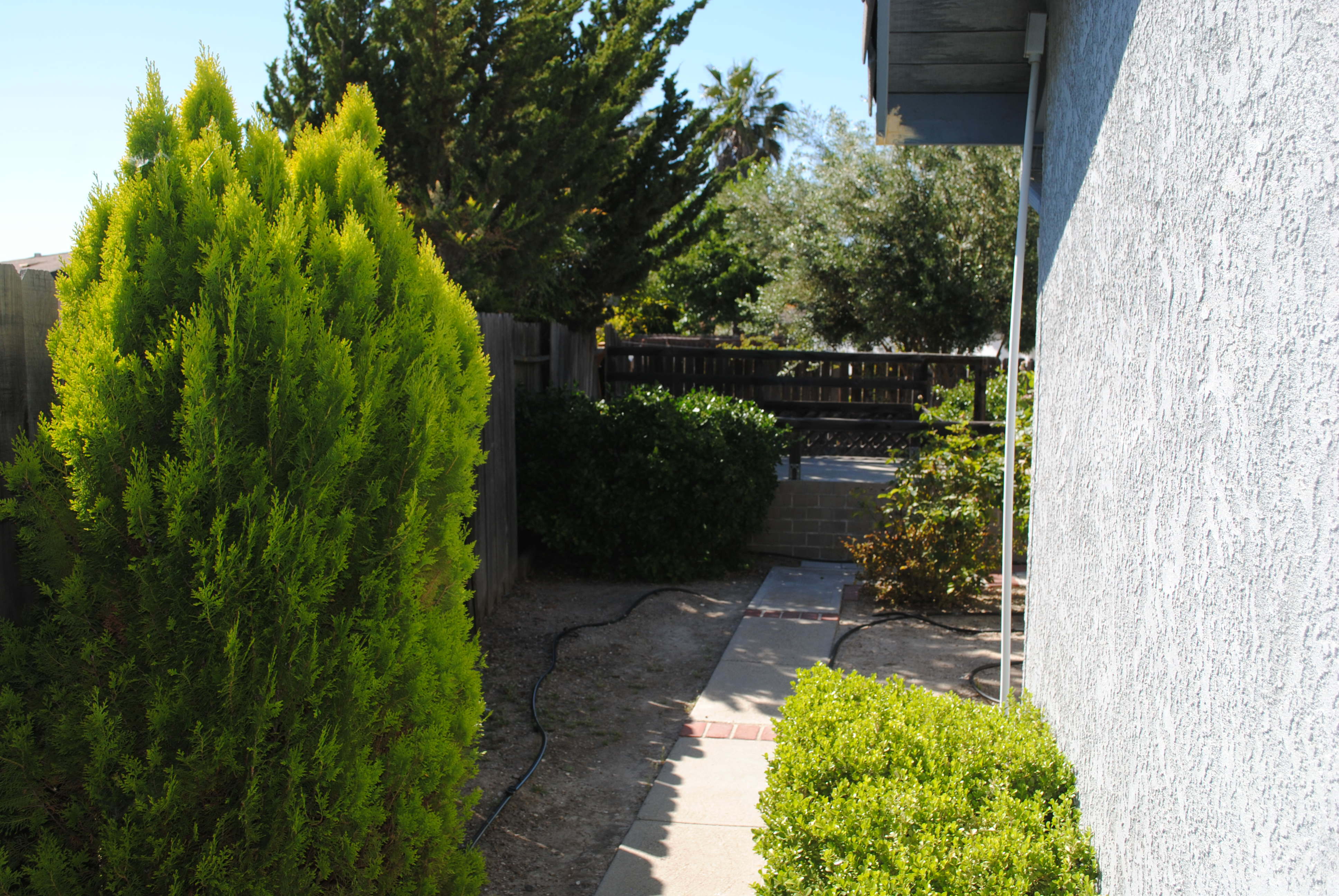 Property Photo:  811 Crenshaw Court  CA 93446 