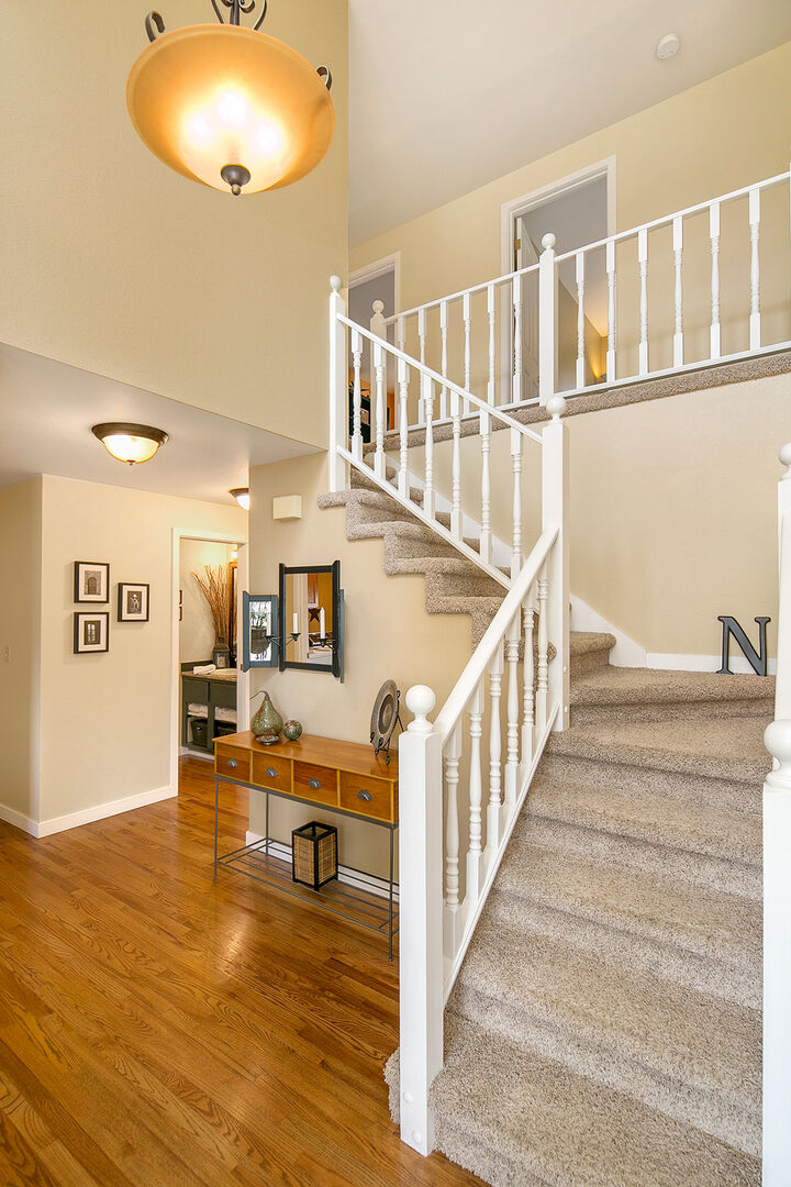 Property Photo: Foyer 1837 230th Ave NE WA 98074