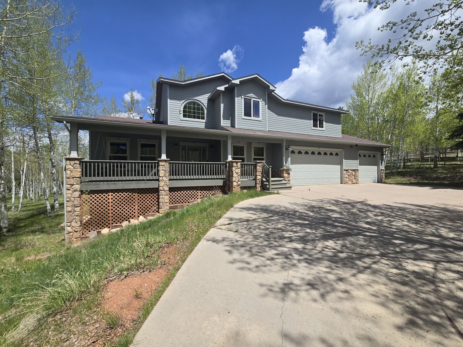 Property Photo: 407 Oxford Ln CO 80863