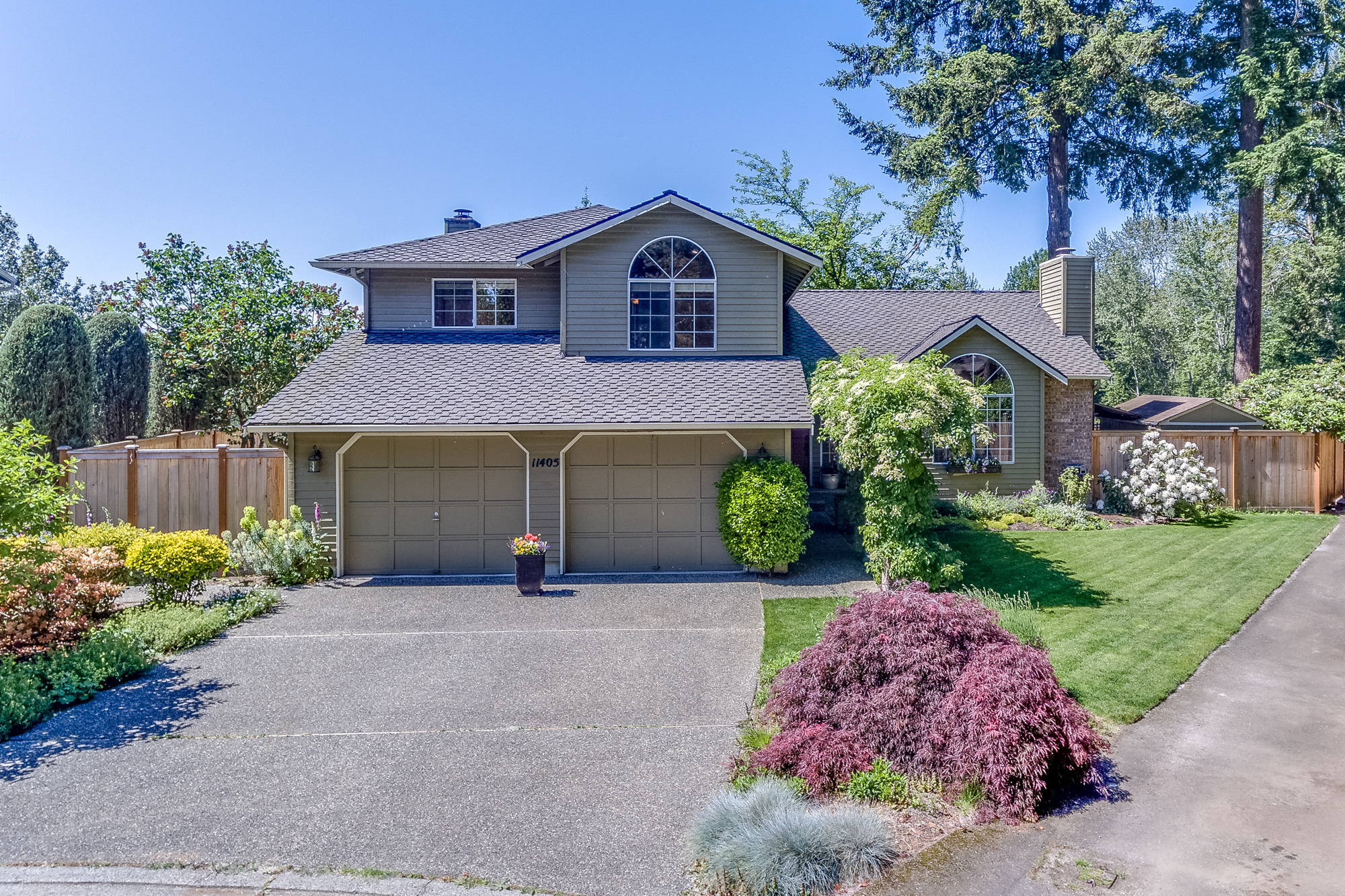 Property Photo: 11405 NE 111th Place WA 98033