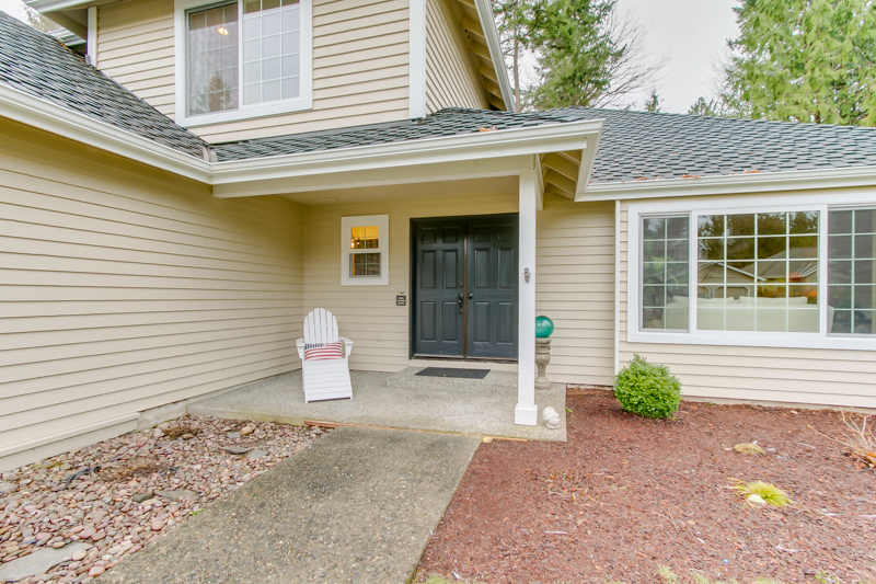 Property Photo: Entry 17427 NE 139th Place WA 98052