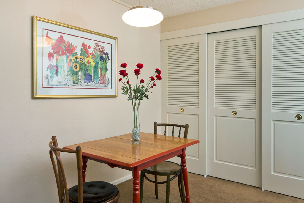 Property Photo: Dining room/kitchen 6268 137th Place NE 242  WA 98052 