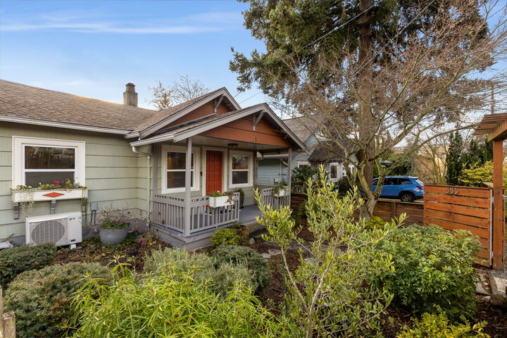 Property Photo:  335 N 104th Street  WA 98133 