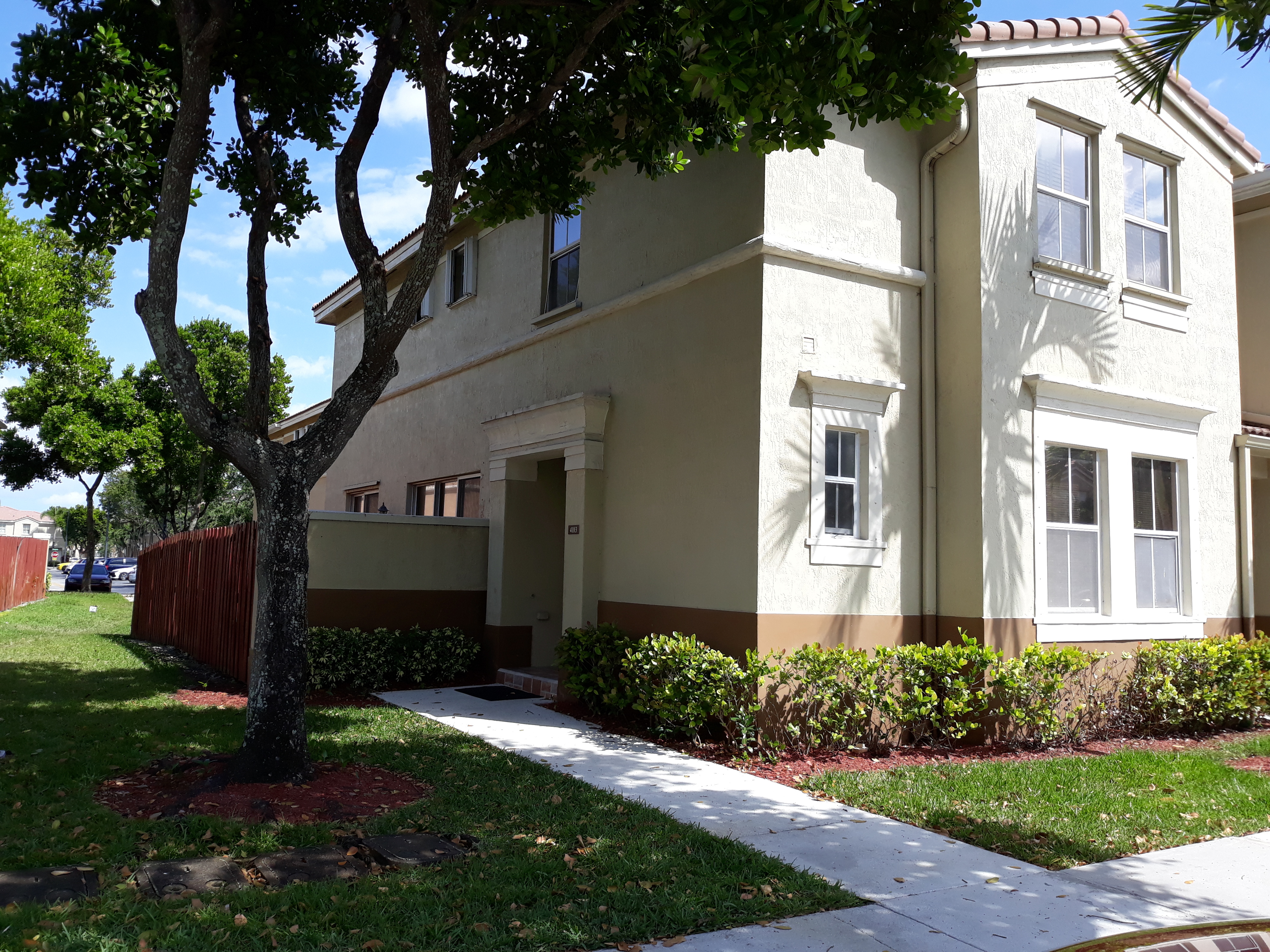 Property Photo:  4103 SW 159 Ave 49 FL 33027 