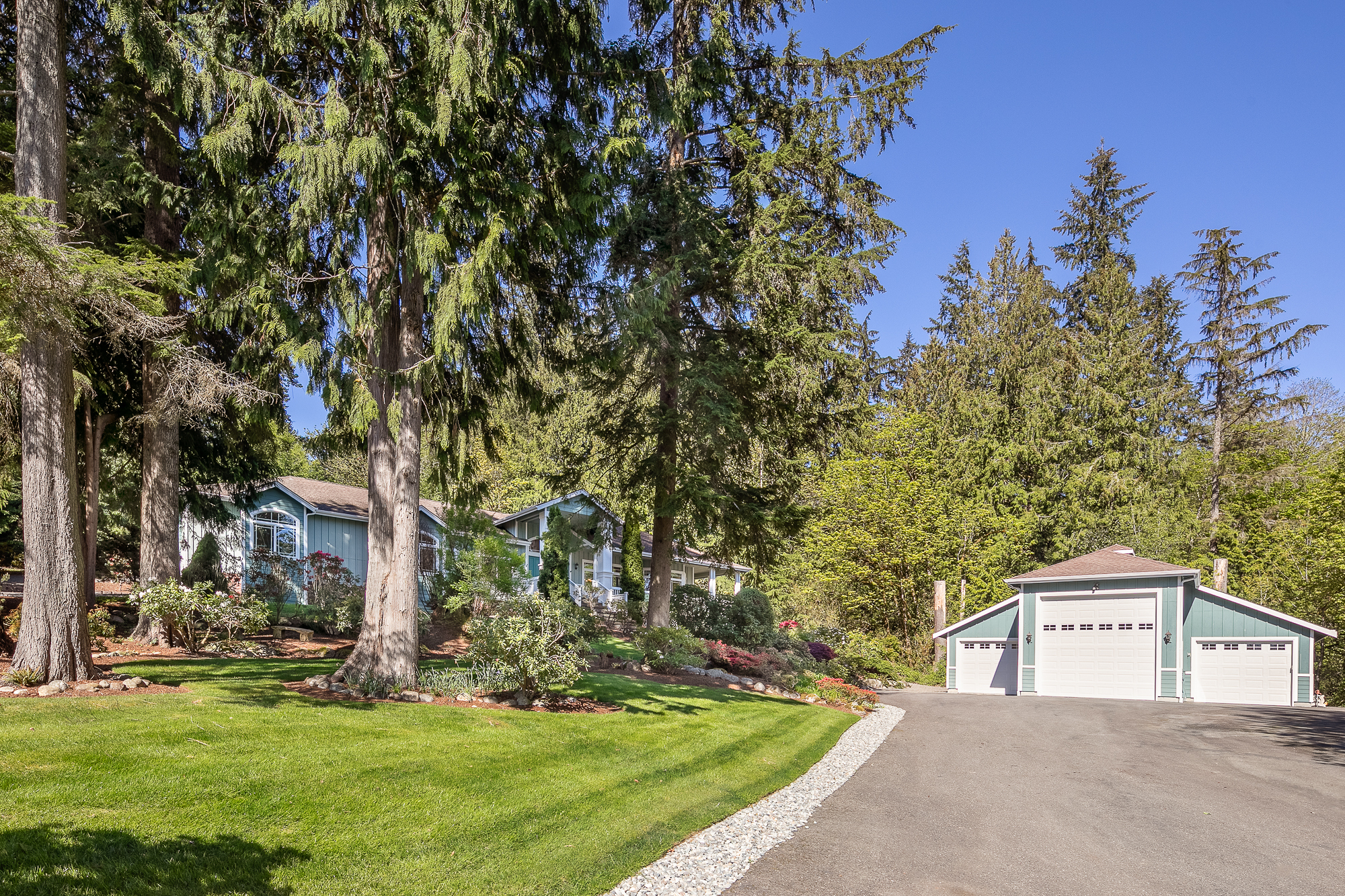 Property Photo:  17513 233rd Place NE  WA 98077 