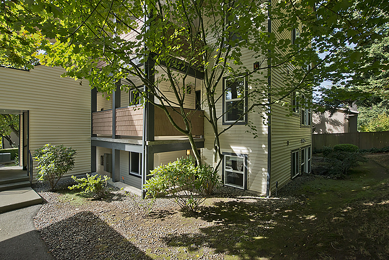 Property Photo:  8615 238th St SW D102  WA 98026 