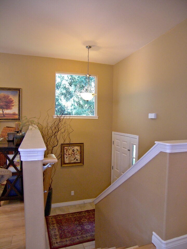 Property Photo: Foyer 3930 Donovan Ave WA 98229