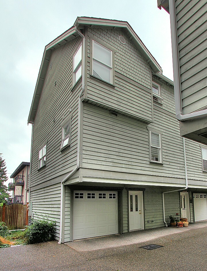 Property Photo:  1411 NW 60th St B  WA 98107 