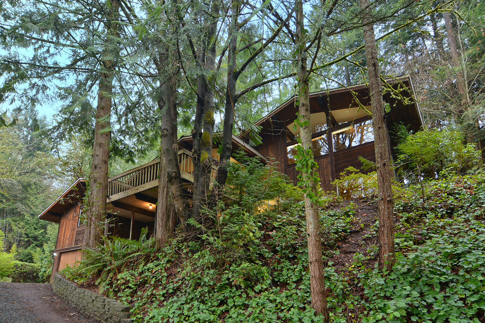 Property Photo:  6501 NE Monte Vista Dr  WA 98110 