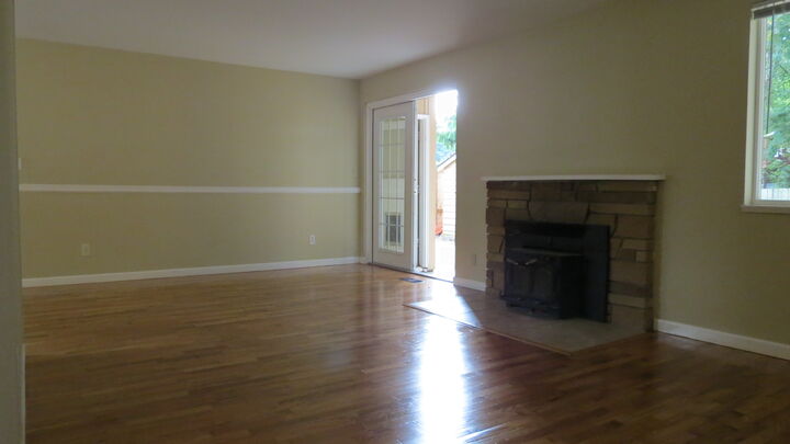 Property Photo: Iinterior 3911 NE 7th St WA 98056