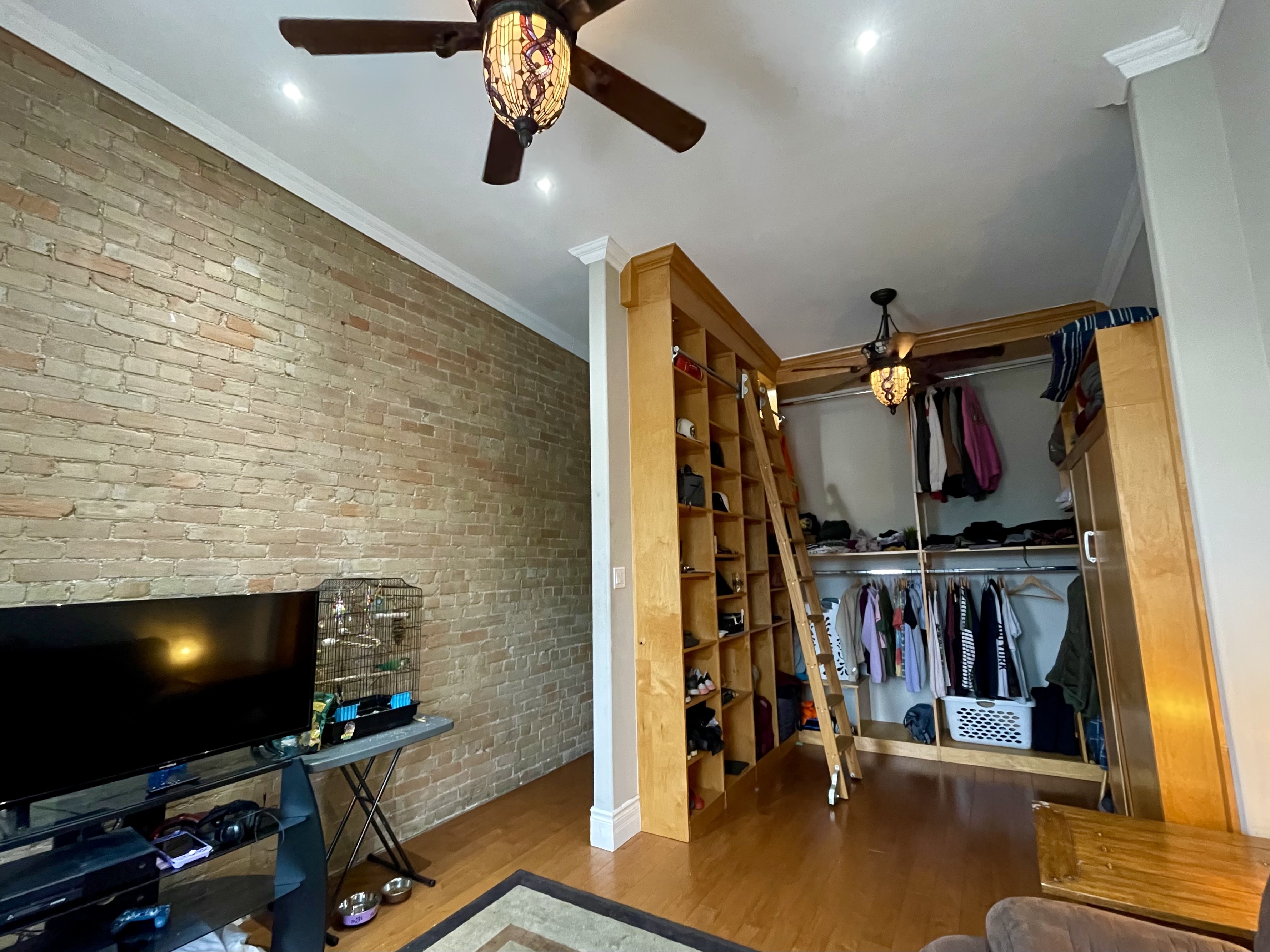 Property Photo:  181 Thames Street S  ON N5C 2T6 