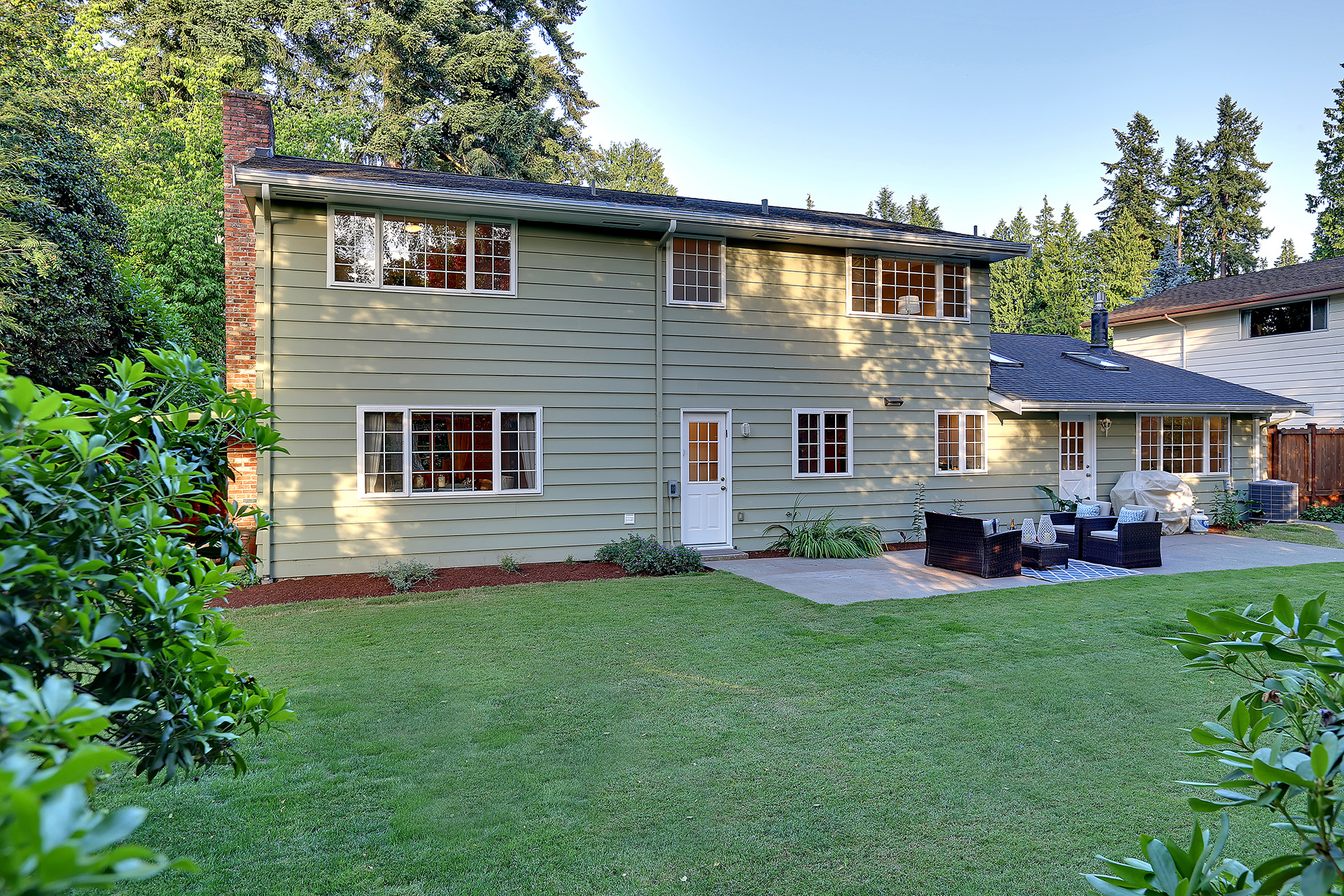 Property Photo:  8420 SE 62nd St  WA 98040 