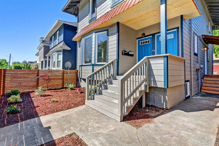 Property Photo:  953 955 23rd Ave  WA 98122 