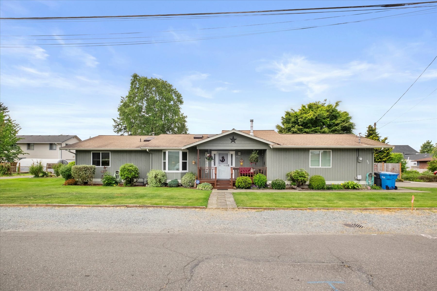 Property Photo:  902 8th Avenue NW  WA 98371 