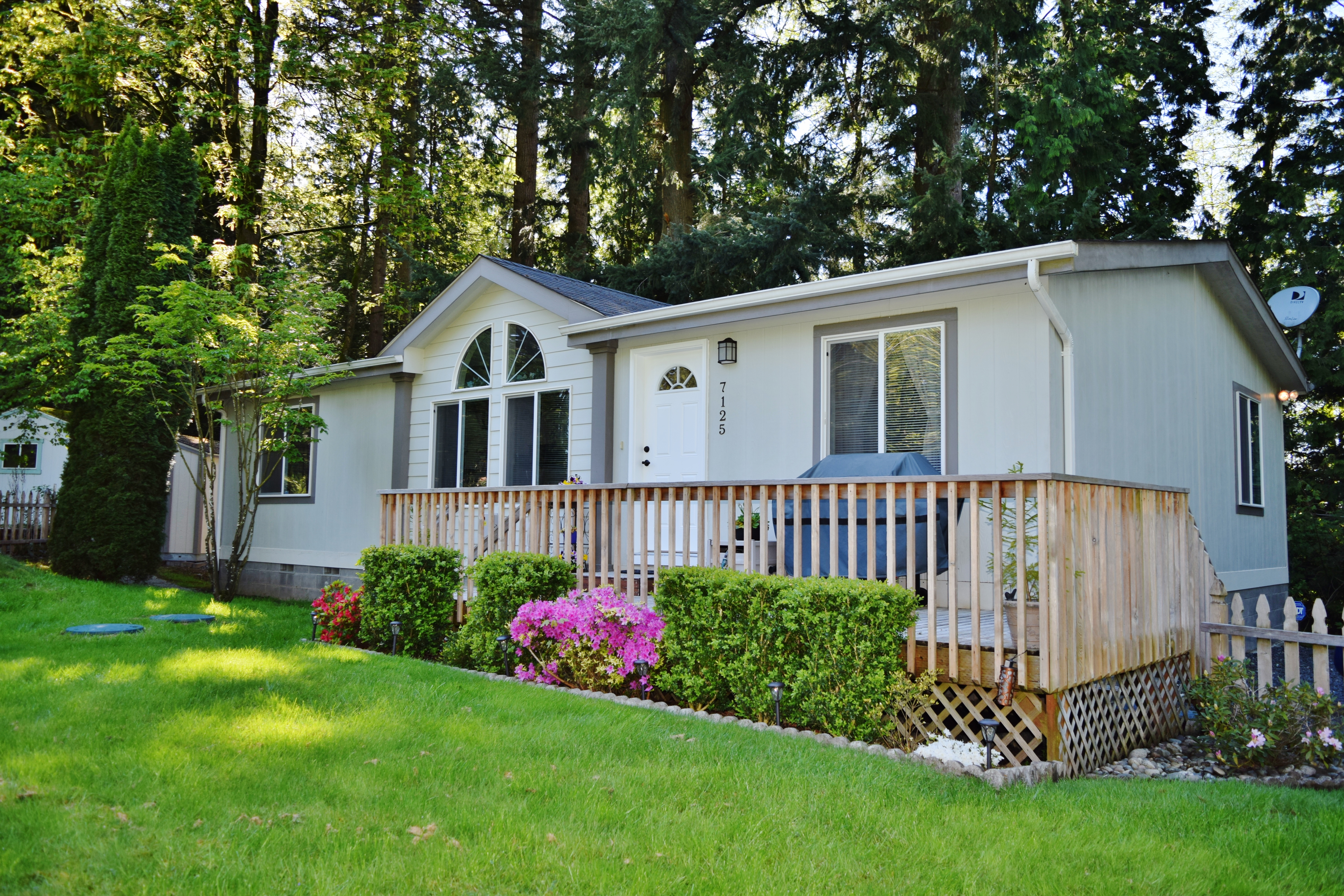 Property Photo: 7125 Valley View Rd WA 98248