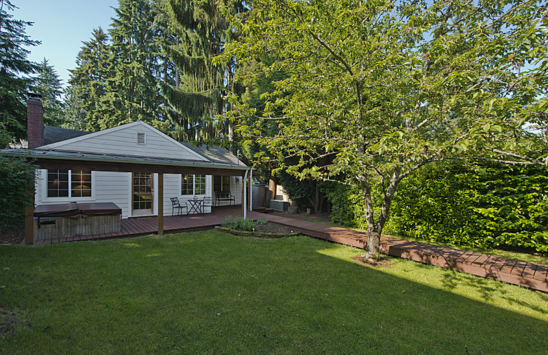 Property Photo:  3039 NE 90th St  WA 98115 