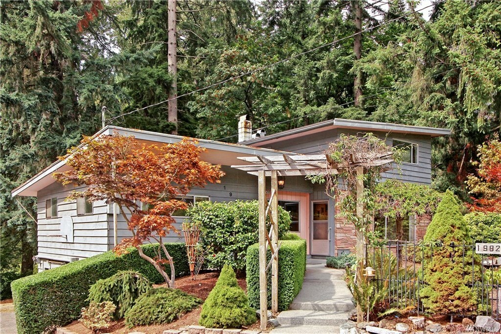 Property Photo: 19820 Locust Wy WA 98036