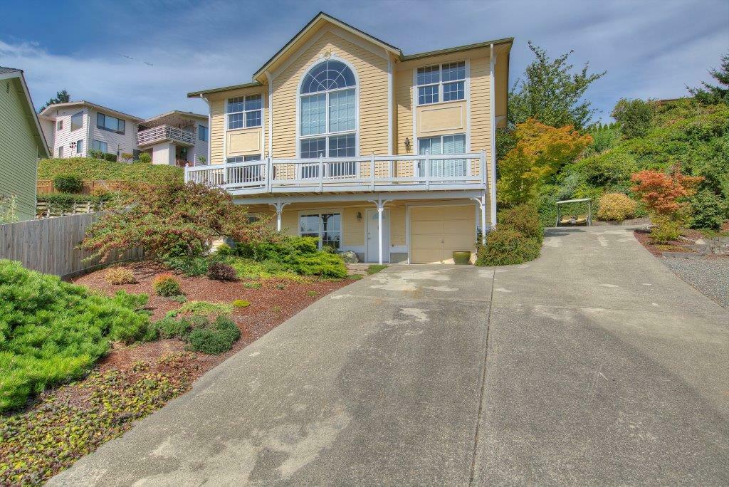 Property Photo:  25215 43rd Place S  WA 98032 