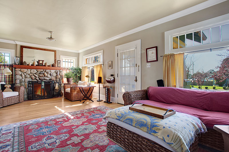 Property Photo: Beautiful street appeal 1431 Hoyt Avenue WA 98201