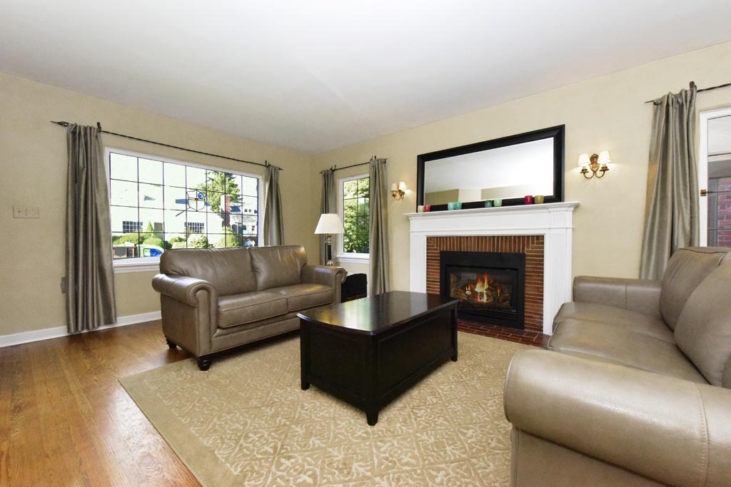 Property Photo: Living room 4319 NE 44th St  WA 98105 
