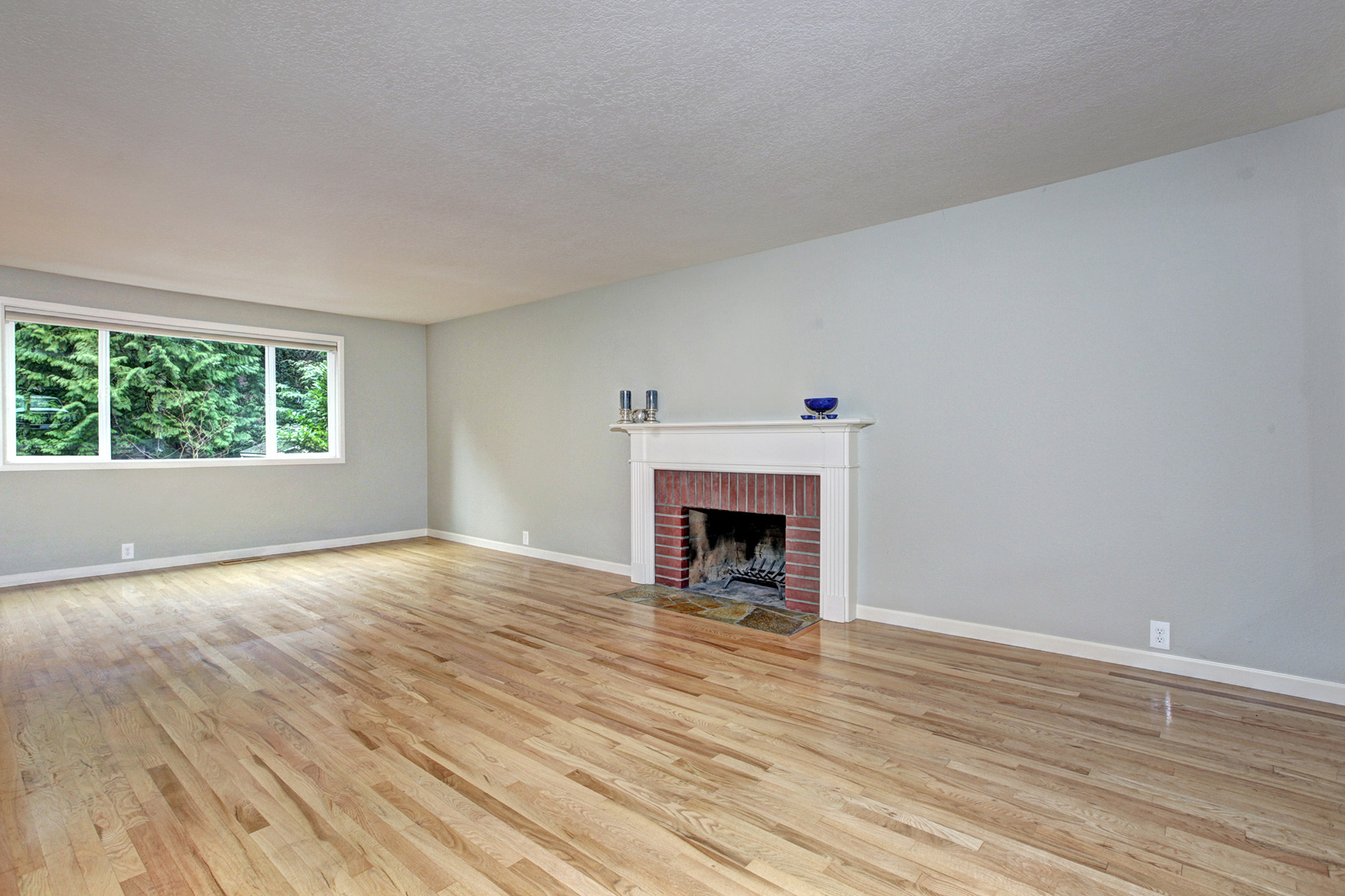 Property Photo: Living room 4524 90th Ave SE  WA 98040 