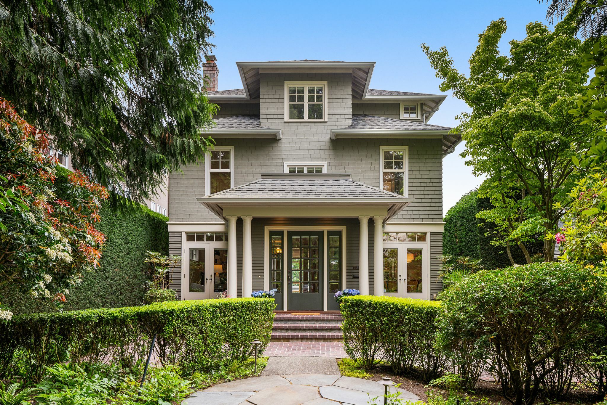 Property Photo: 1621 7th Avenue W WA 98119