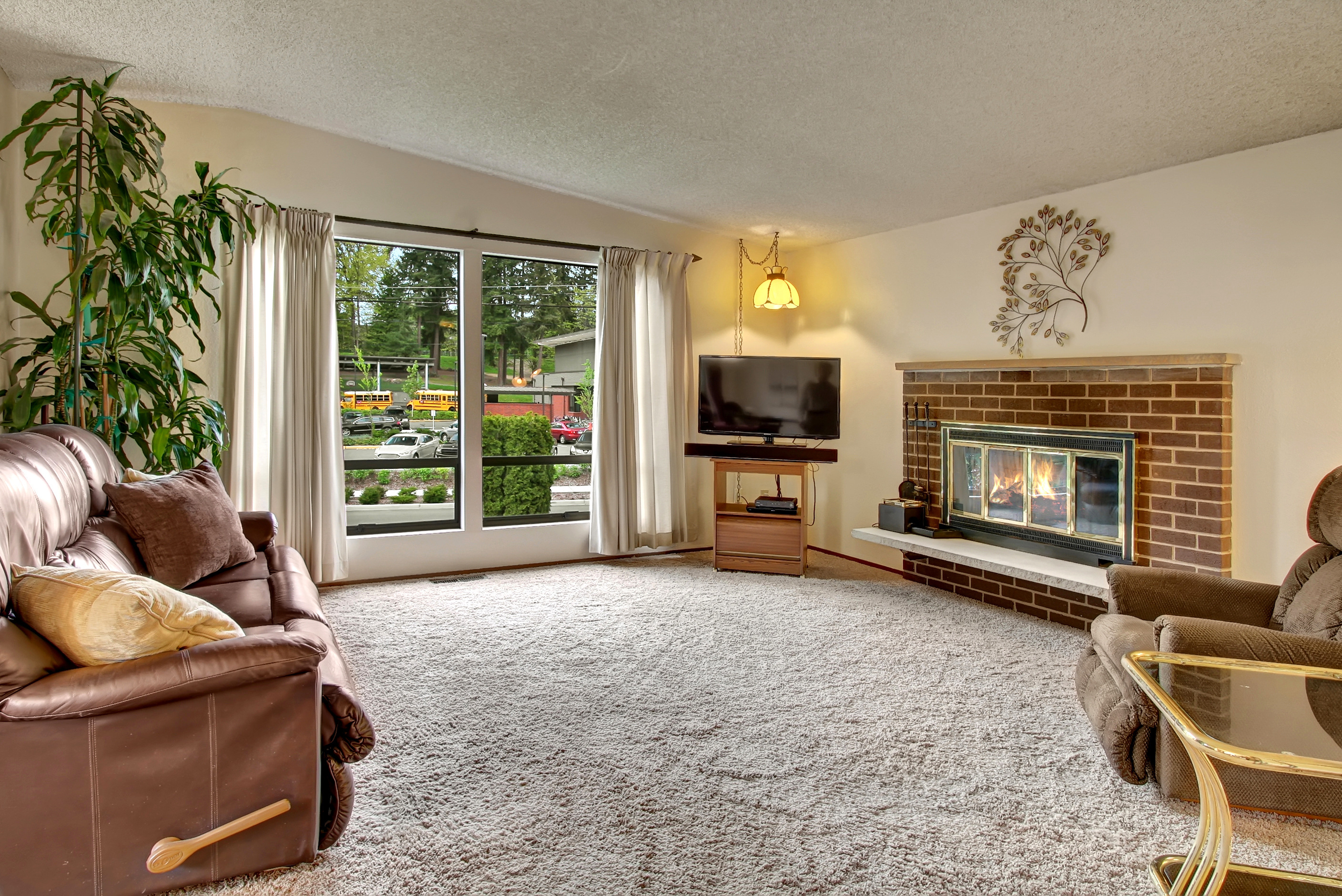 Property Photo: Living room 6024 152nd Ave NE  WA 98052 