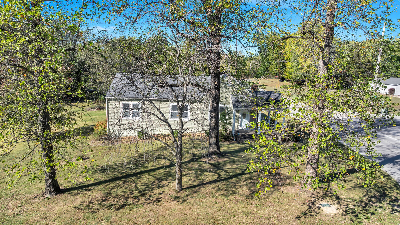 Property Photo:  1212 N Moreland Road  IL 62067