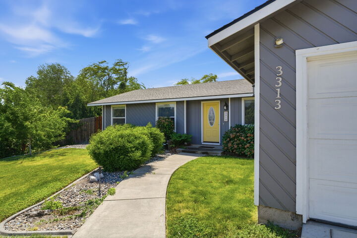 Property Photo:  3313 S Ione St  WA 99337 