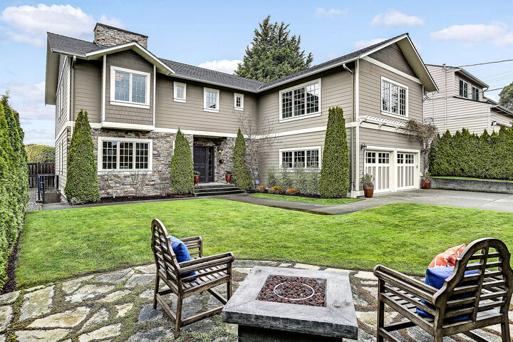 3715 Magnolia Blvd W  Seattle WA 98199 photo