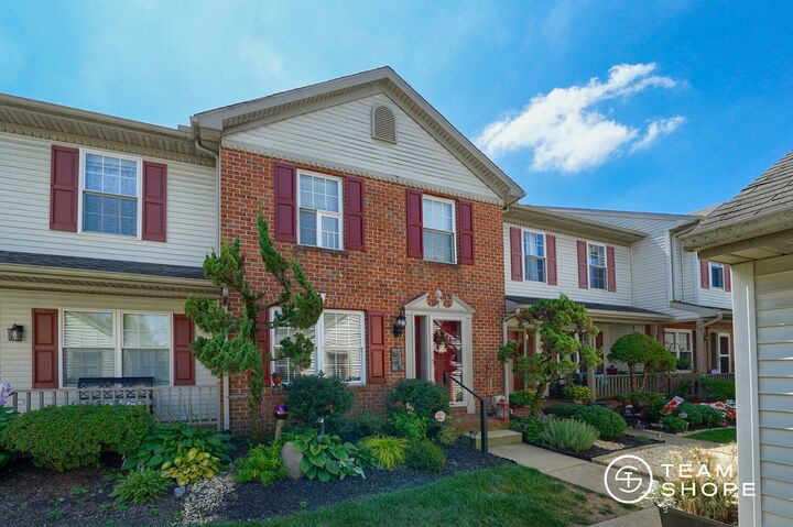 Property Photo: 164 Spruce Court PA 17003