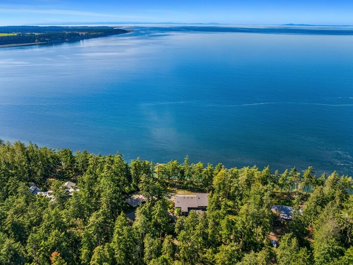 Property Photo:  4065 E Sequim Bay Rd 14  WA 98382 