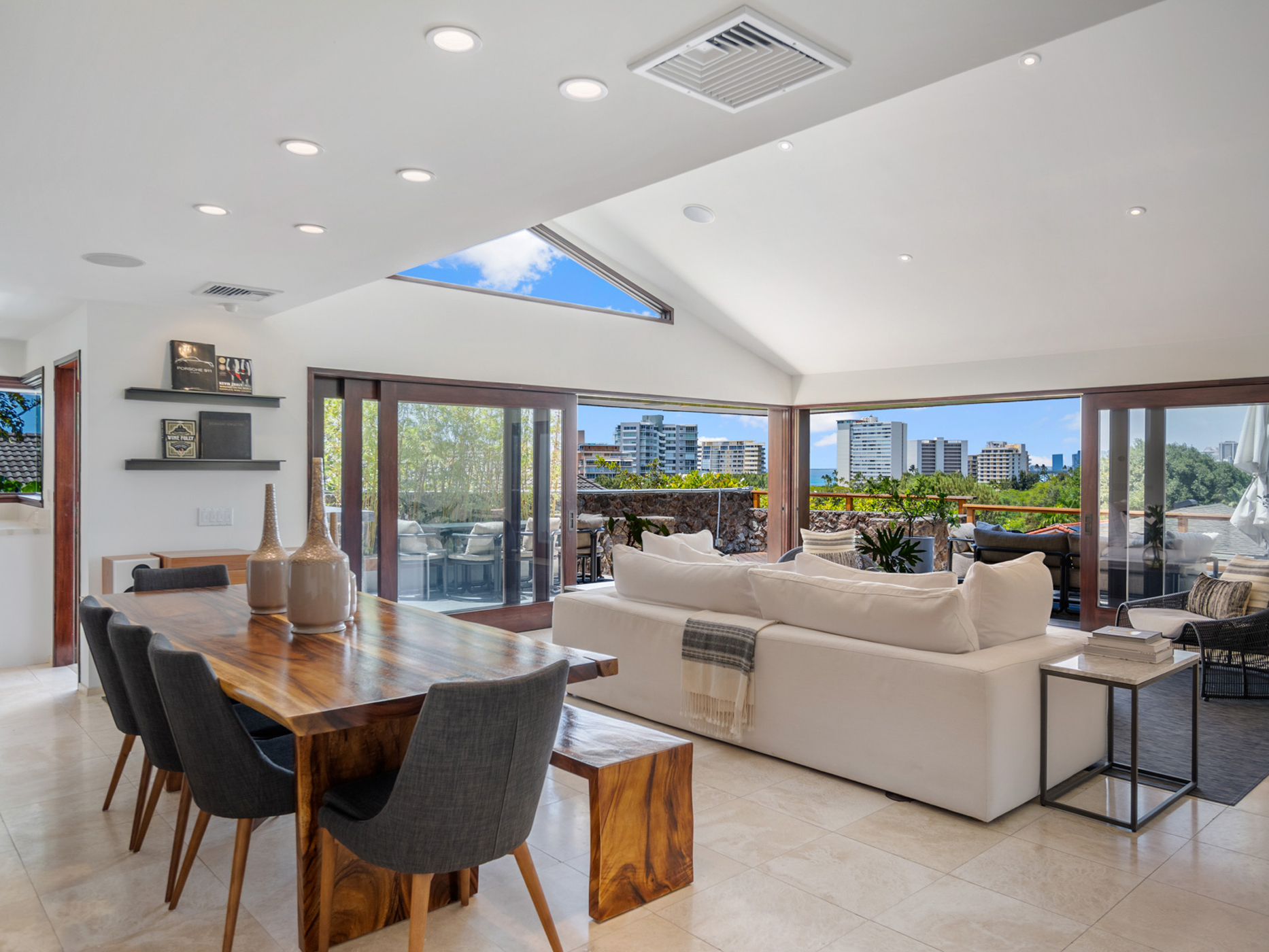 Property Photo: 2947 Hibiscus Place B HI 96815