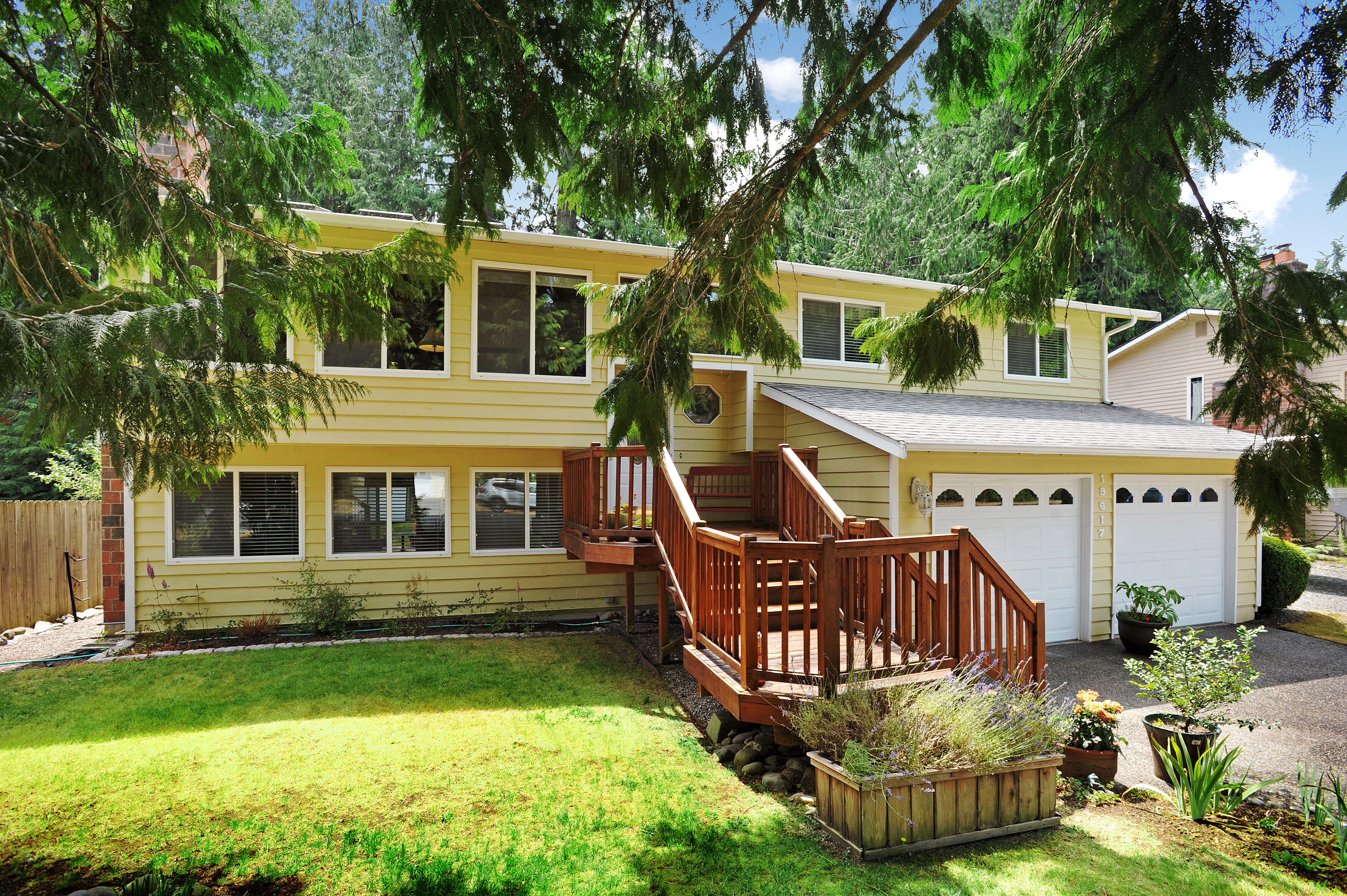 Property Photo:  19617 NE 165th St  WA 98077 