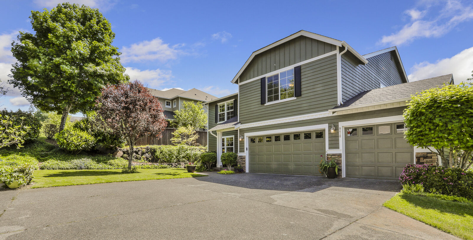 Property Photo:  9410 225th Wy NE  WA 98053 