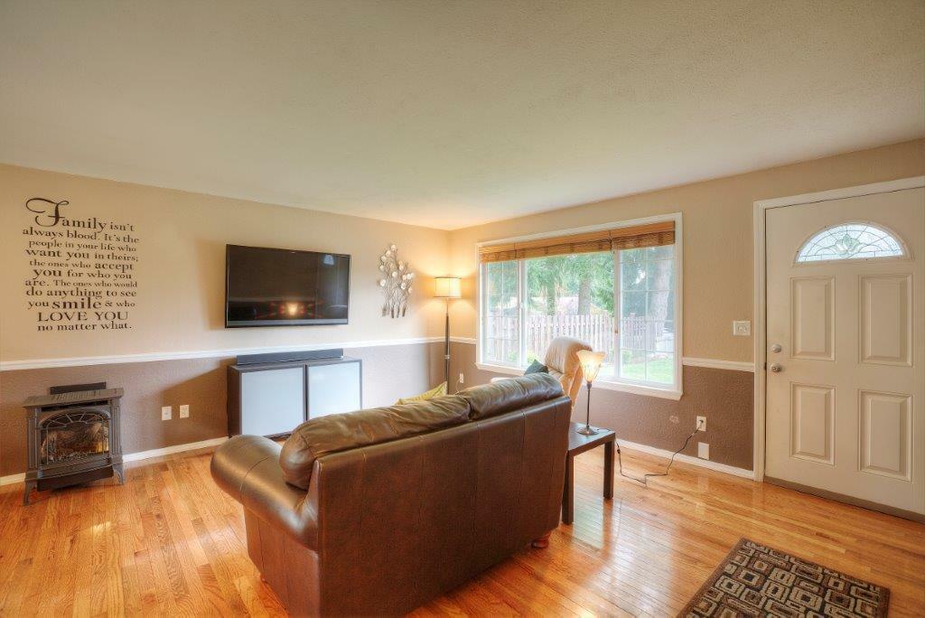 Property Photo: Living room 7221 193rd Ave E  WA 98391 