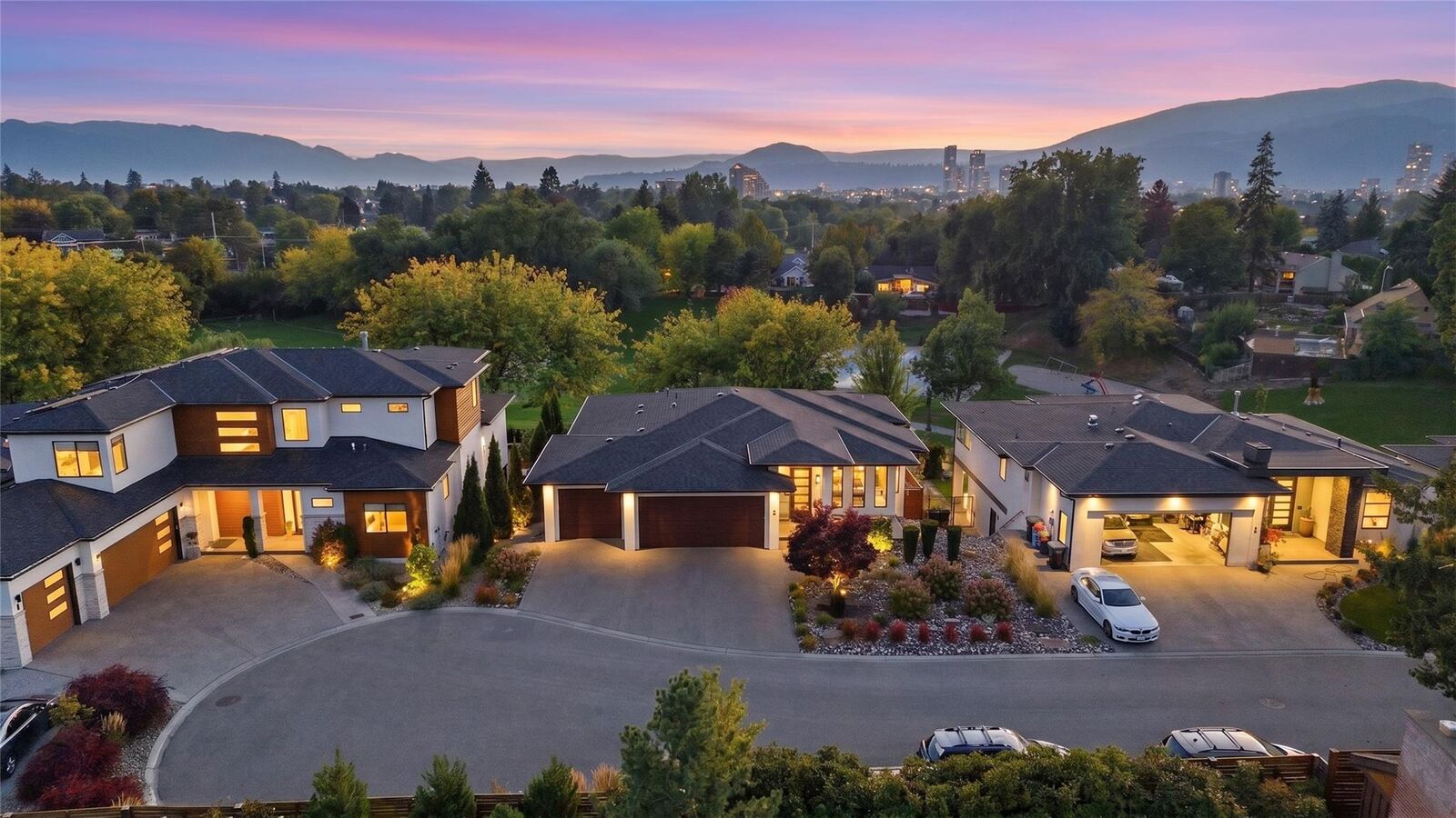 Property Photo:  1675 Willow Crescent 3  BC V1Y 4K4 