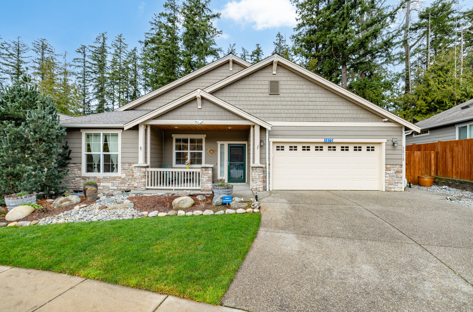 Property Photo: 1875 Fraser Ave Mt Vernon 1875  Fraser Avenue  WA 98274 