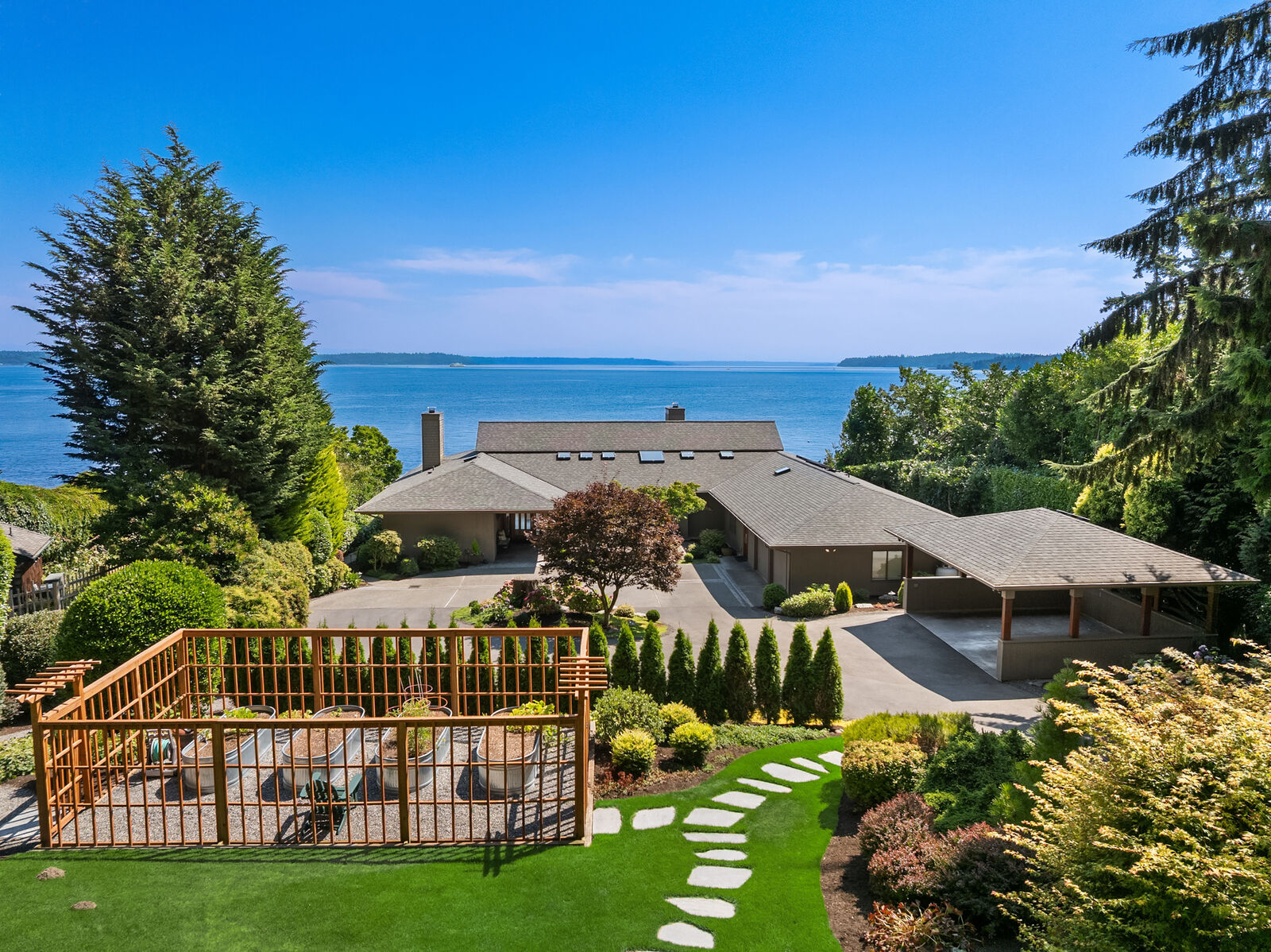 Property Photo: 1850 Beans Bight Road NE WA 98110