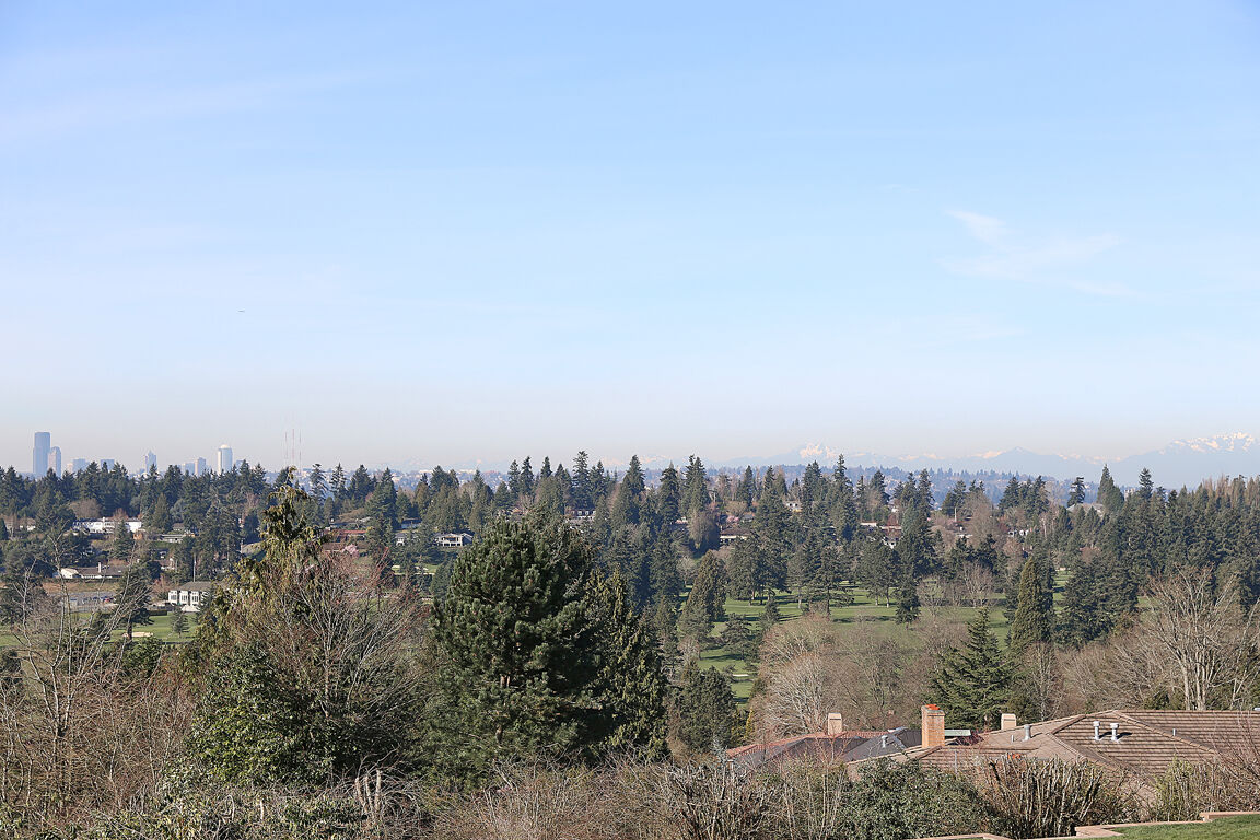 Property Photo: 8818 NE 19th St WA 98004