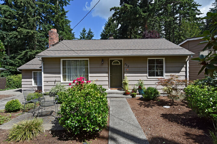 722 NE 198th St  Shoreline WA 98155 photo