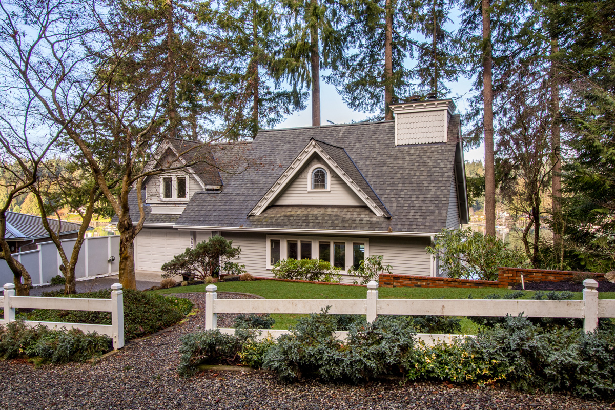 Property Photo: 6522 Monte Vista Dr NE WA 98110