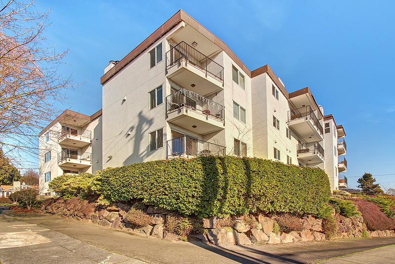 Property Photo:  3600 N Whitman Ave N 105  WA 98103 