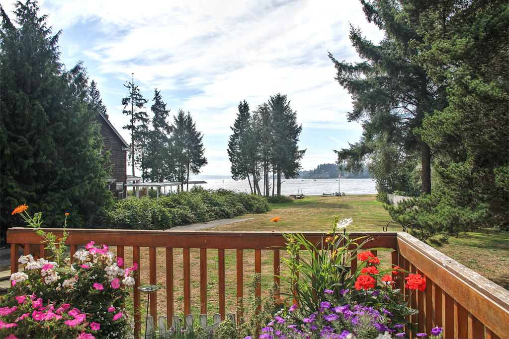 Property Photo: In-town kingston cottage 10617 NE West Kingston Rd  WA 98346 