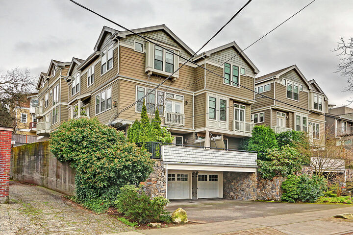 746 Boylston Ave E B  Seattle WA 98102 photo